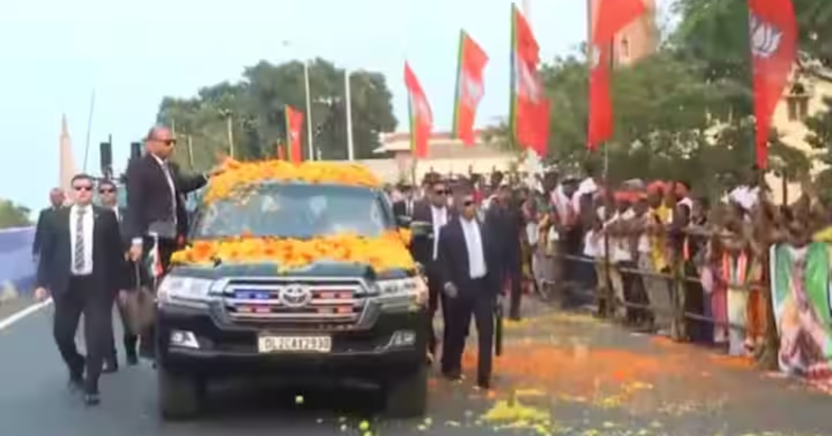 PM Modi arrives in Tamil Nadu; holds massive roadshow in Chennai